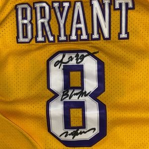 Autographed Kobe rookie jersey number 8 size xxl Mitchell and ness